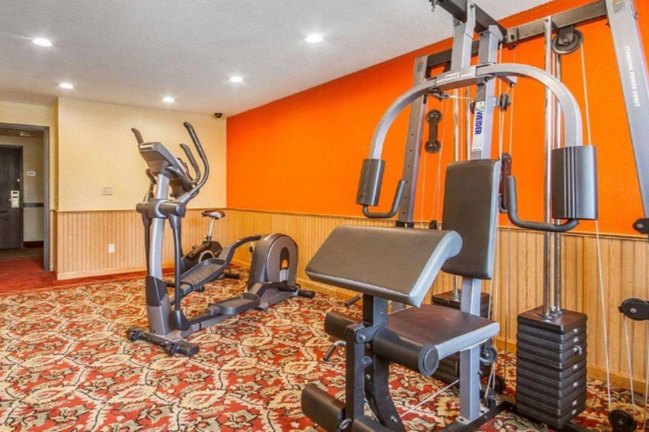 Rodeway Inn & Suites Madison East Εξωτερικό φωτογραφία