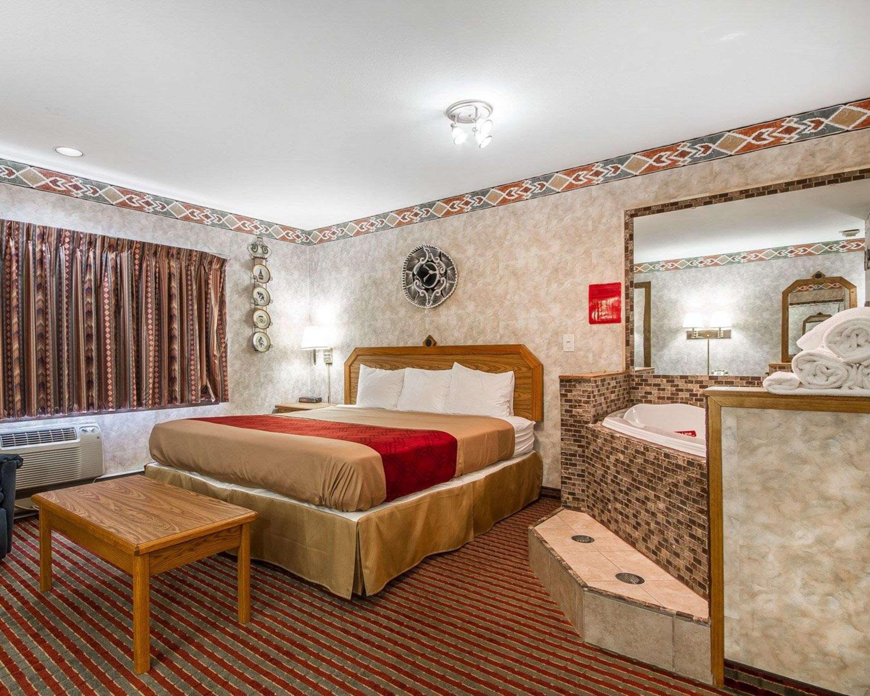 Rodeway Inn & Suites Madison East Εξωτερικό φωτογραφία