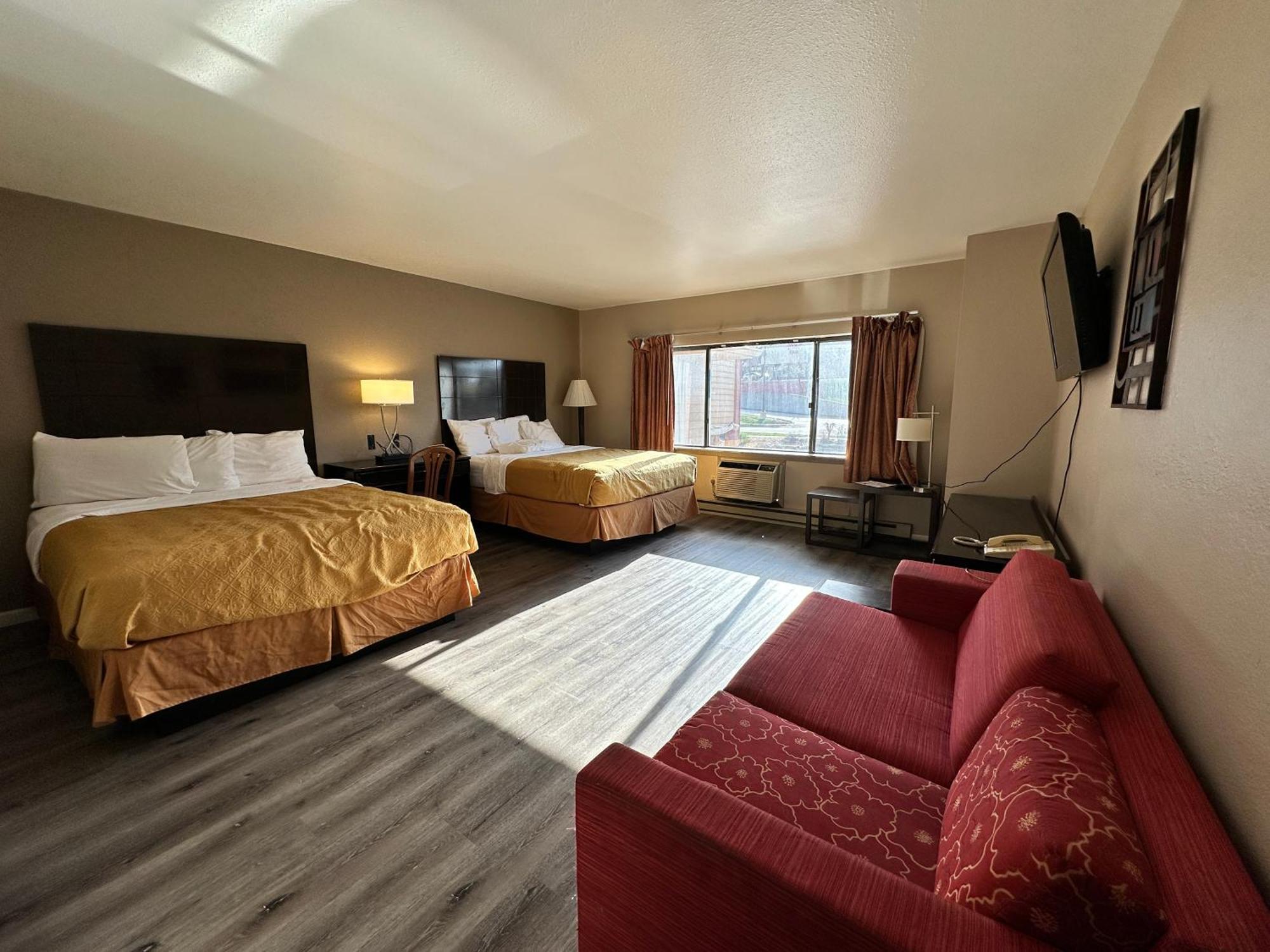 Rodeway Inn & Suites Madison East Εξωτερικό φωτογραφία