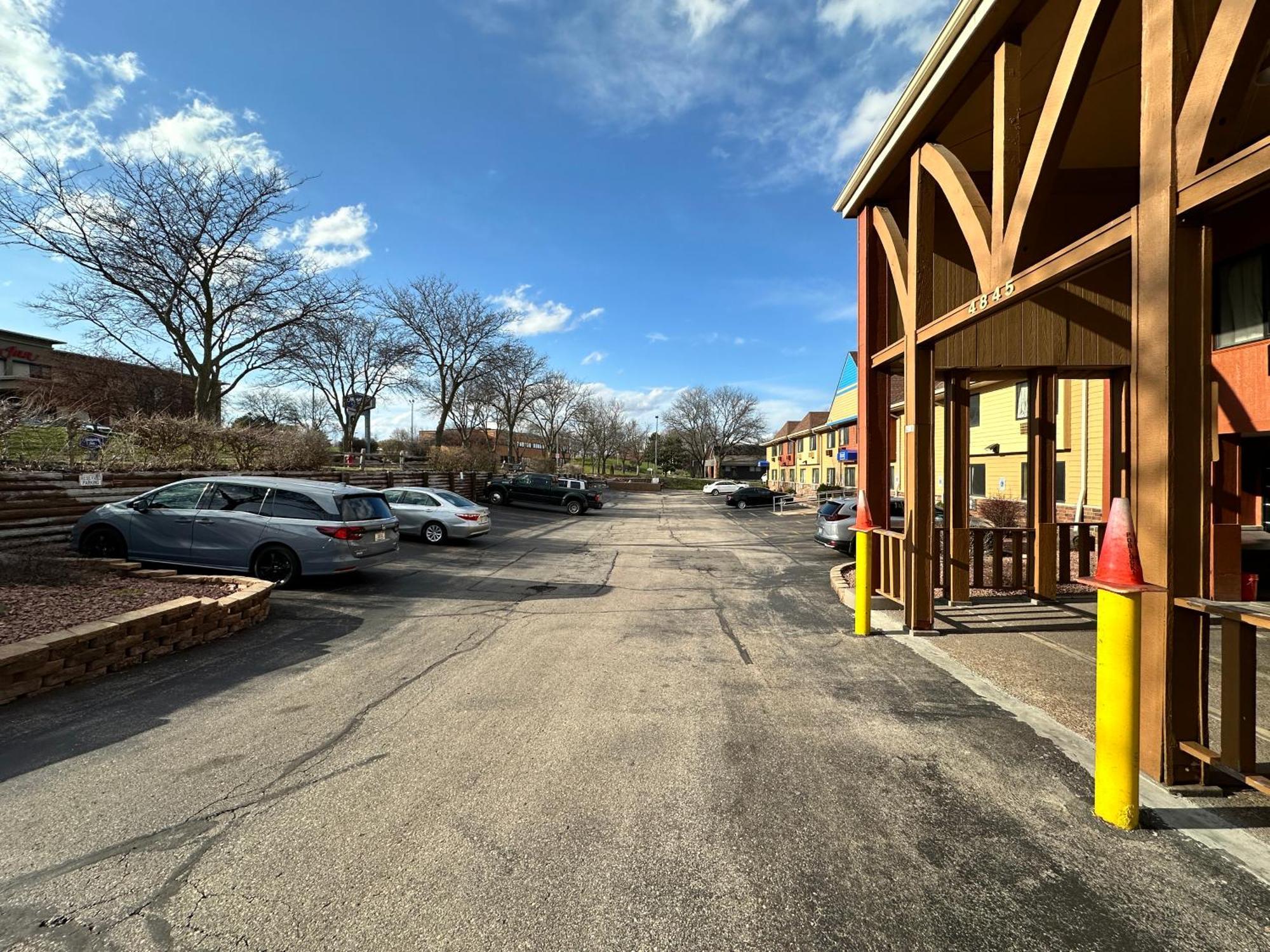 Rodeway Inn & Suites Madison East Εξωτερικό φωτογραφία