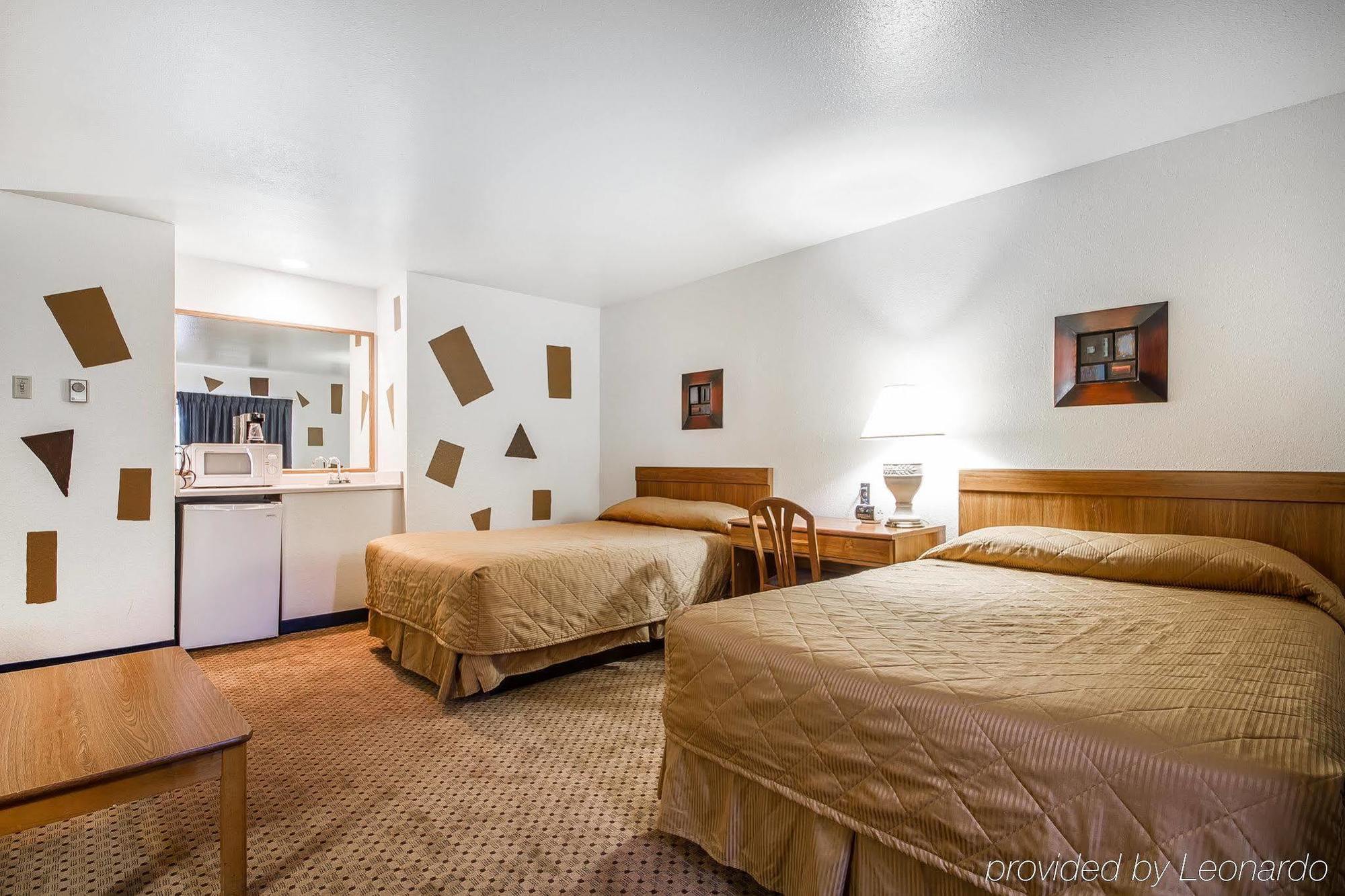 Rodeway Inn & Suites Madison East Εξωτερικό φωτογραφία