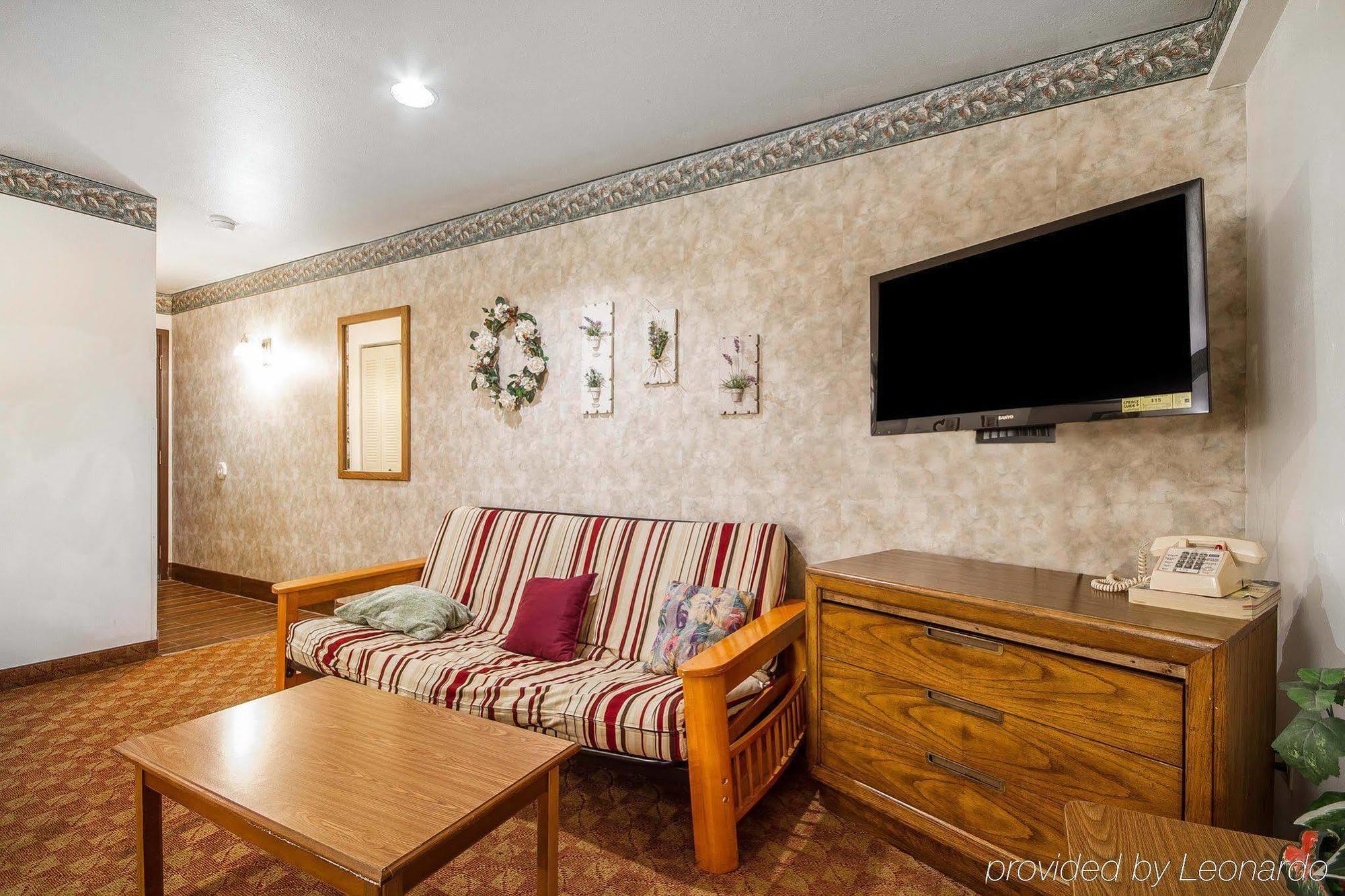 Rodeway Inn & Suites Madison East Εξωτερικό φωτογραφία