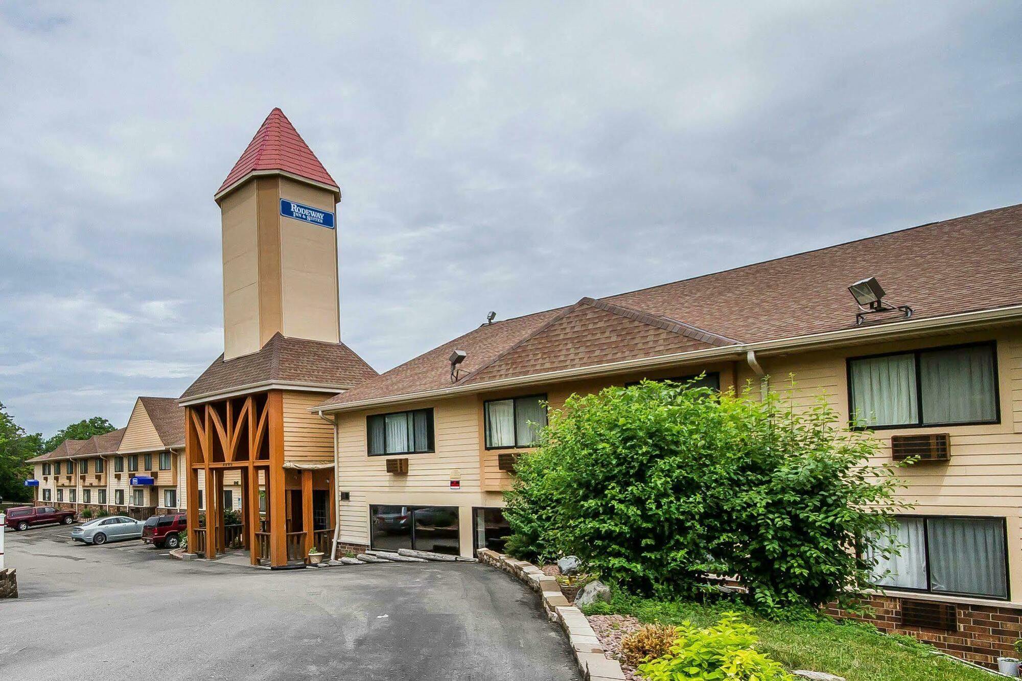 Rodeway Inn & Suites Madison East Εξωτερικό φωτογραφία